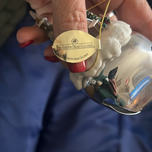 Three Thomas kinkade sleigh bells ornament collectibles - Picture 6 of 6